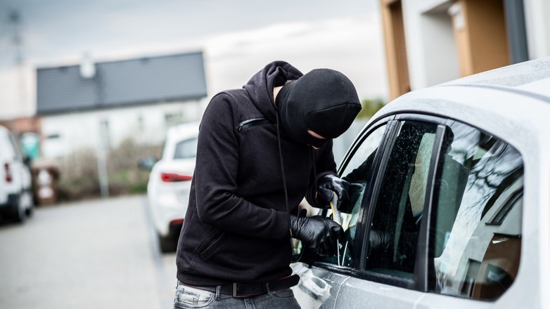 Złodzieje samochodów komunikują się ze sobą m.in. używając symbolu "X"