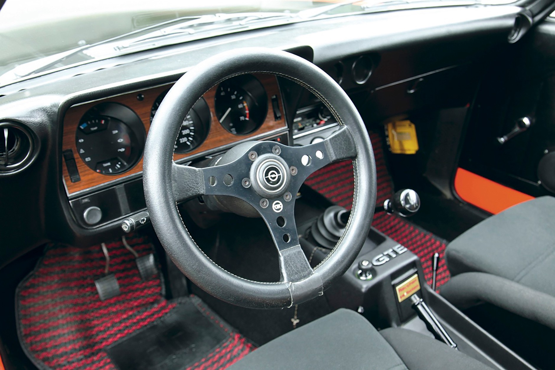 Opel Manta A GT/E - technika, nie pojemność