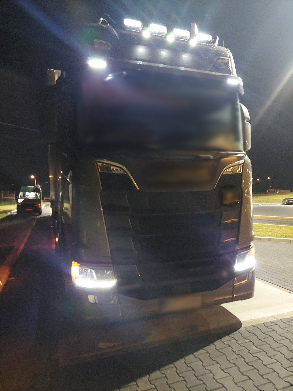 Ciężarówka z dwiema naczepami