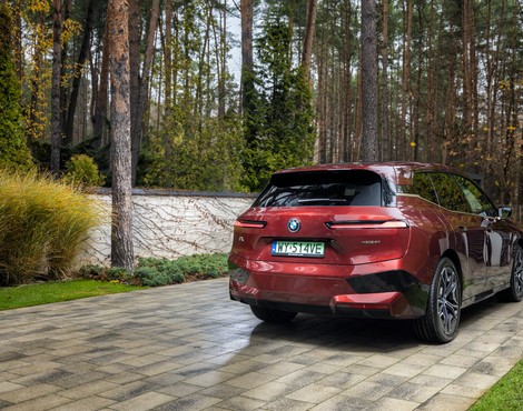 BMW iX