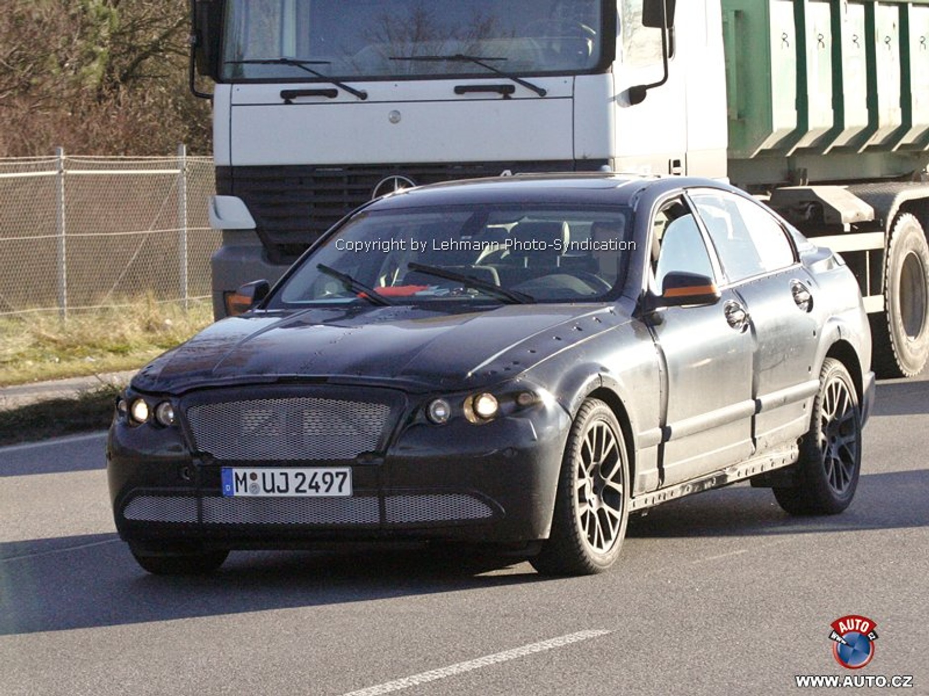 Zdjęcia szpiegowskie: Nowe BMW serii 5 i konkurent dla CLS