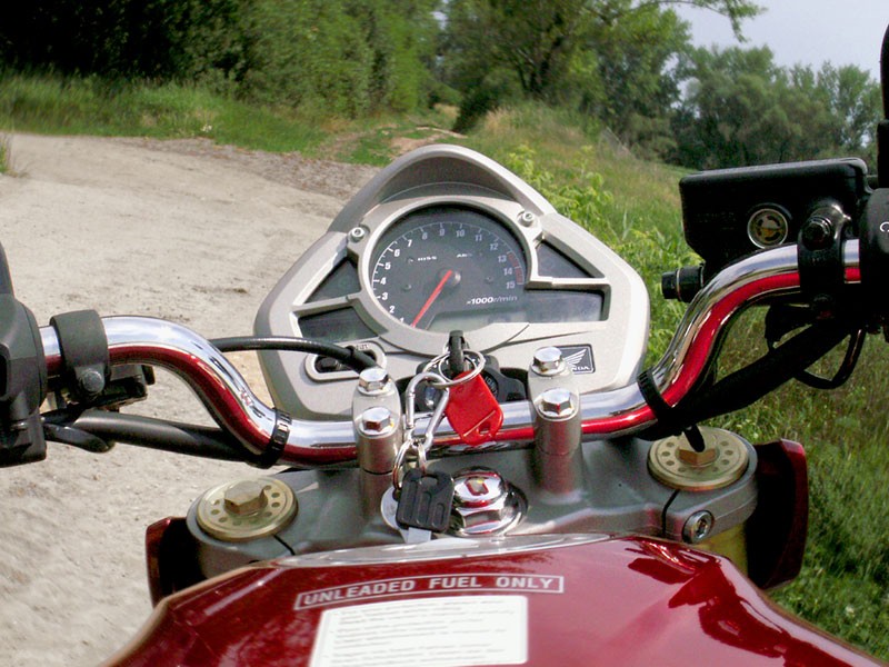 Honda CB600F Hornet: szerszeń z nowymi skrzydłami
