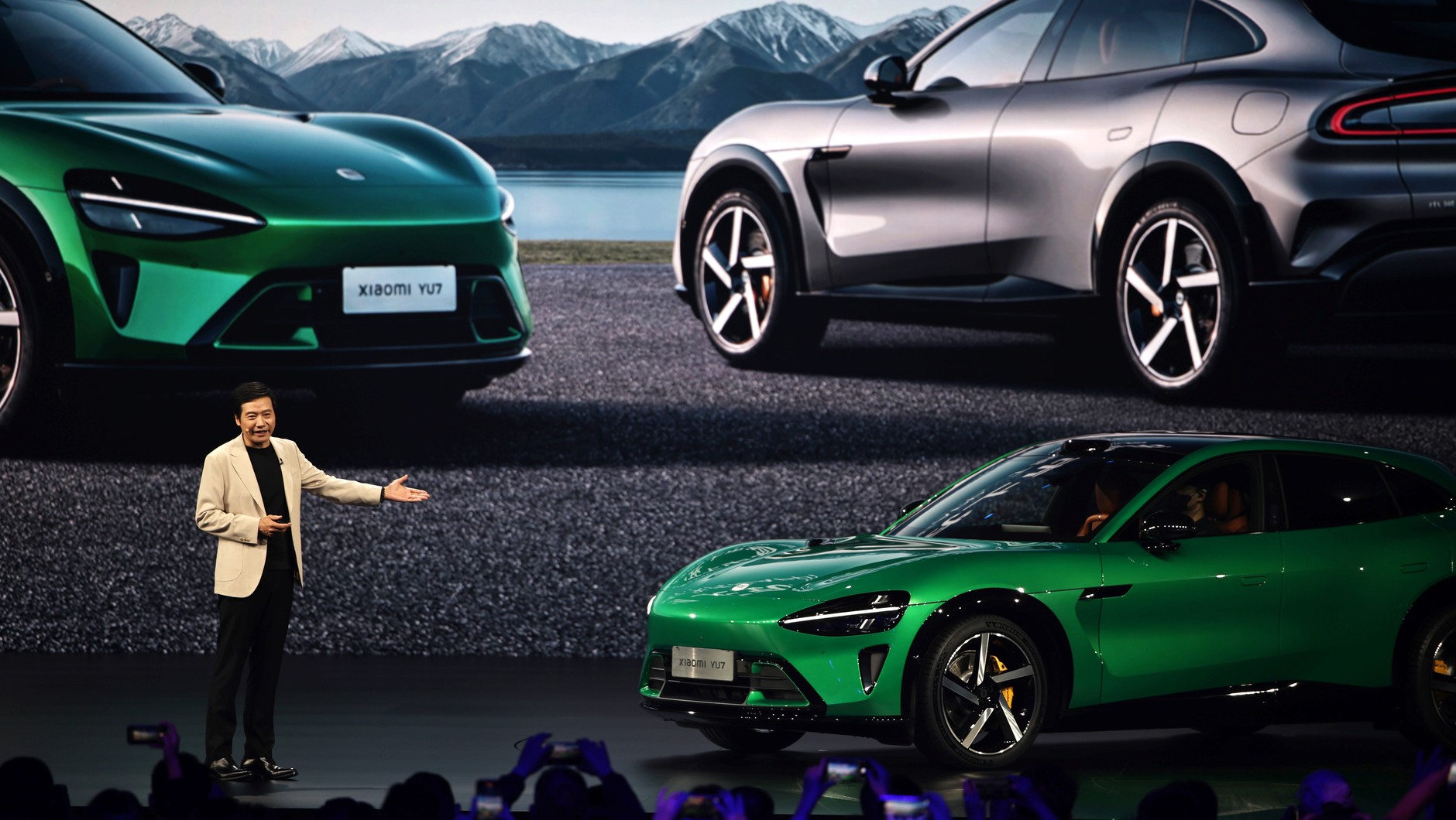 Lei Jun, założyciel Xiaomi, prezentuje nowego SUV-a YU7