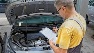 Alarmujący raport: niemal co drugie auto używane w Polsce ma dyskwalifikujące usterki