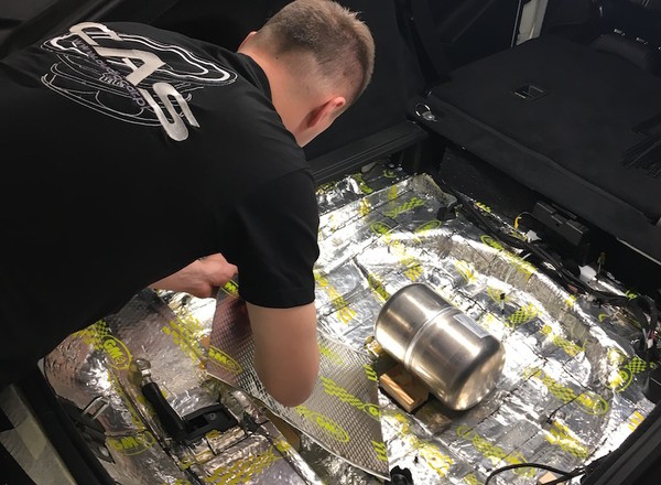 Wygłuszanie samochodu krok po kroku - radzimy, jak zrobić to dobrze