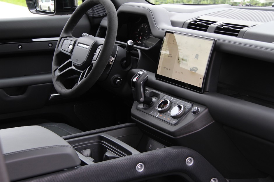 Land Rover Defender 90 V8