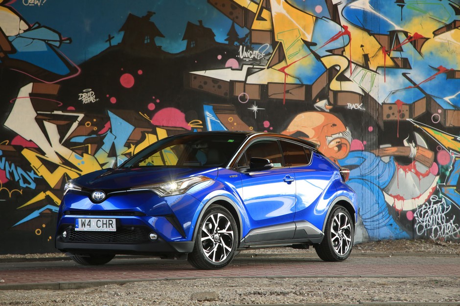 Toyota C-HR Hybrid - dobrze wygląda i jest oszczędna
