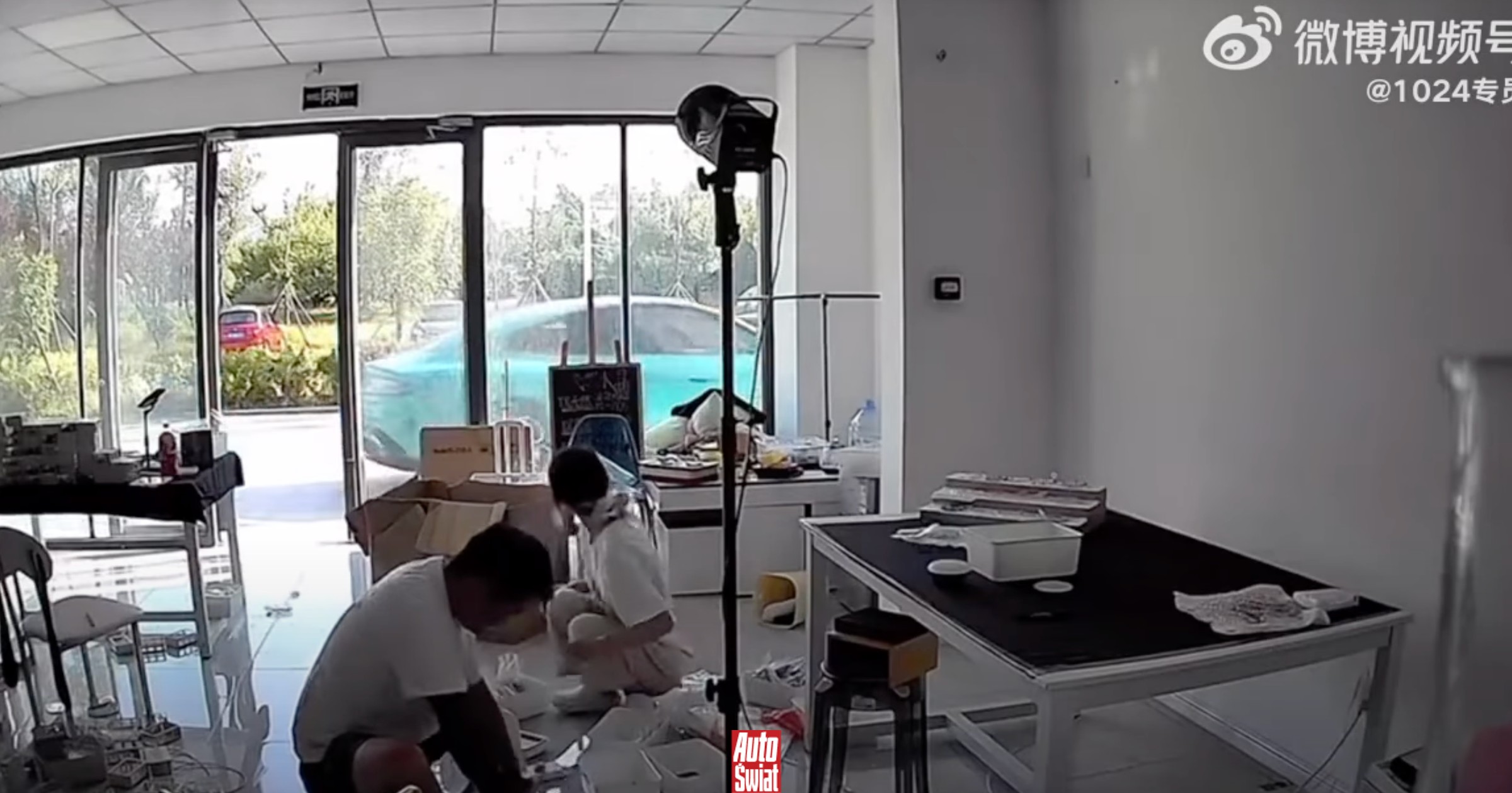 Nowy chiński elektryk sam ruszył spod domu. Producent: system zadziałał prawidłowo