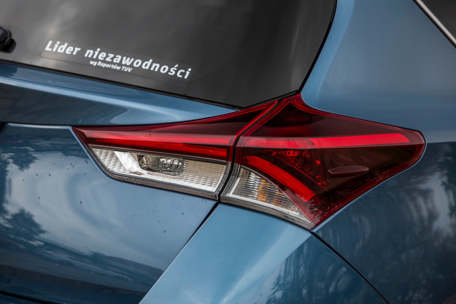 Toyota Auris - na rynku od 2013 r., kosztuje od 57 900 zł