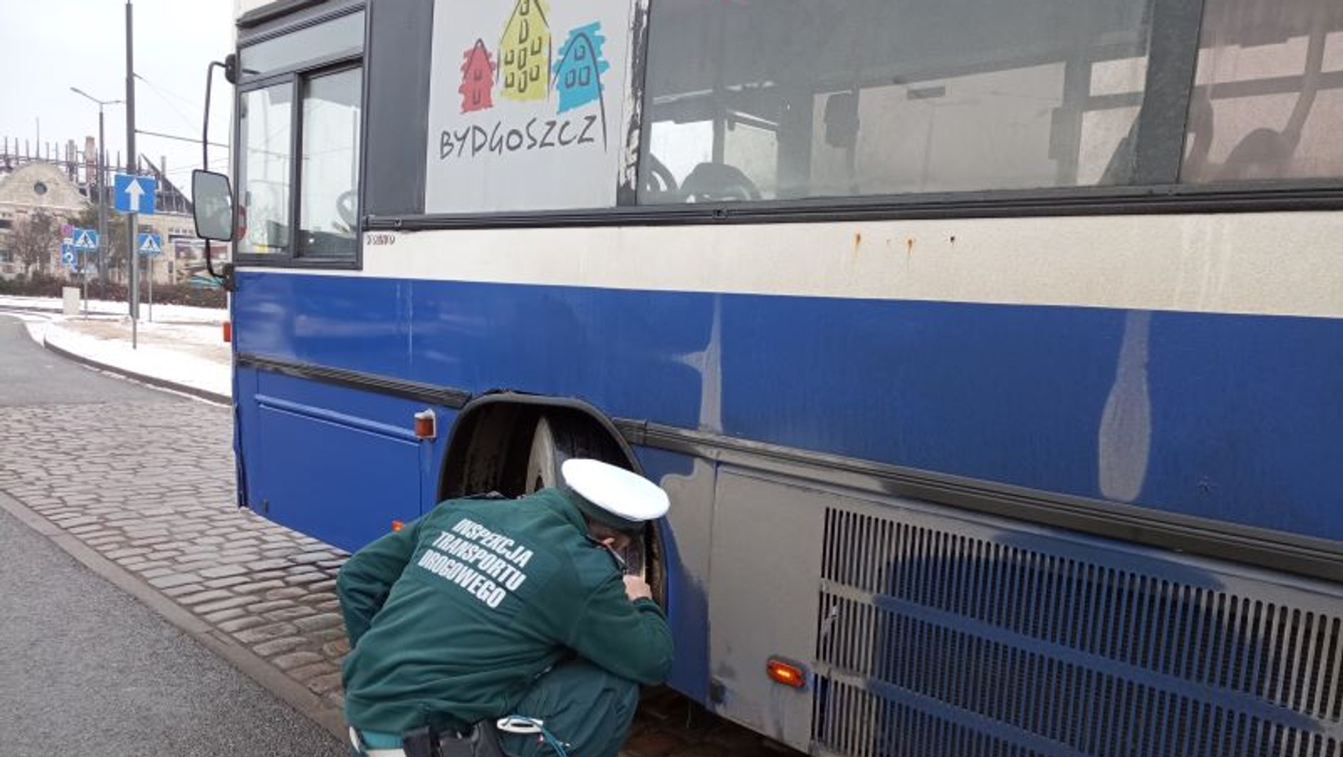Zabytkowy autobus Volvo w opłakanym stanie