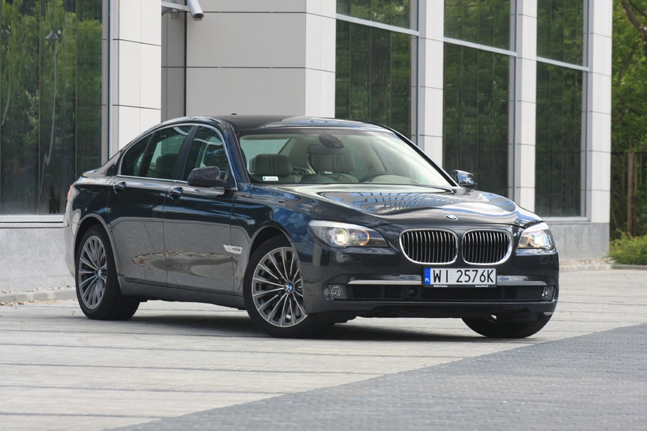 BMW 750i - Ponad dwie tony luksusu
