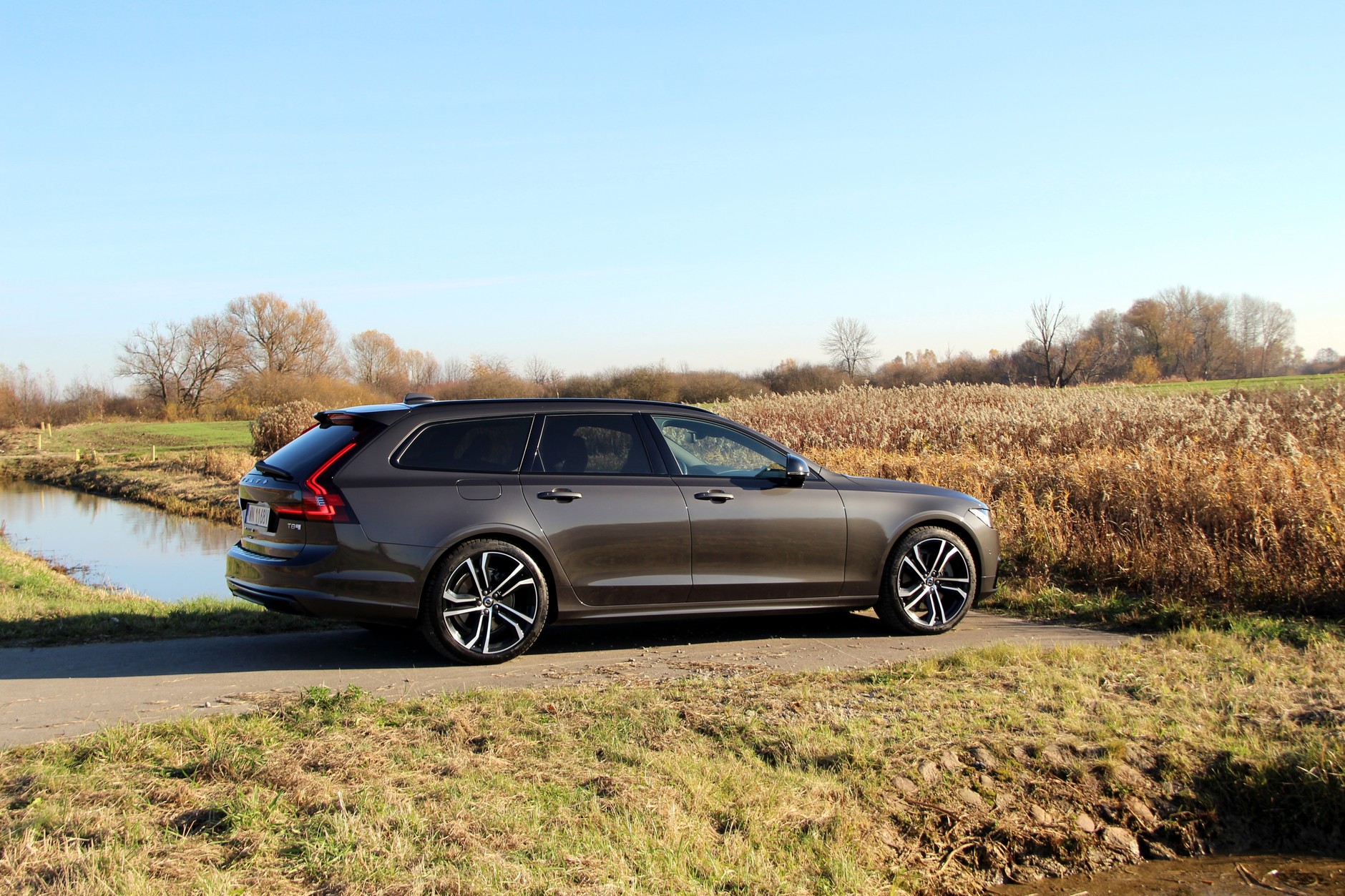 Volvo V90 T8 Ultra Dark