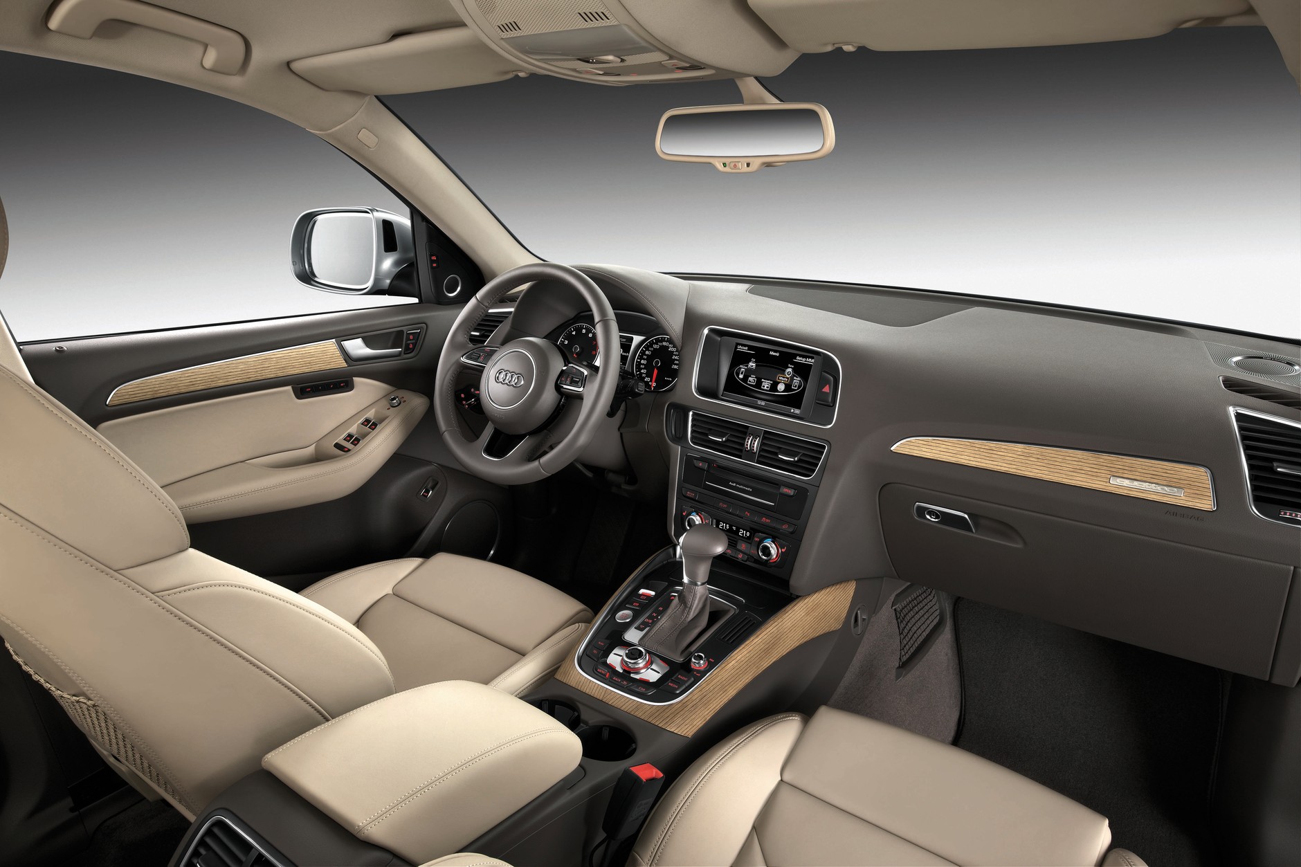 Audi Q5: przebojowy face lifting