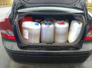 Trop policji okazał się słuszny. Gdy otworzyli bagażnik, wszystko stało się jasne