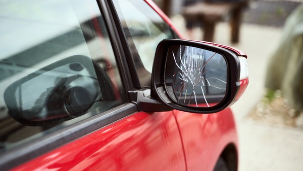 Oszustwo na autostradzie. Metoda "na lusterko" jest popularna i skuteczna