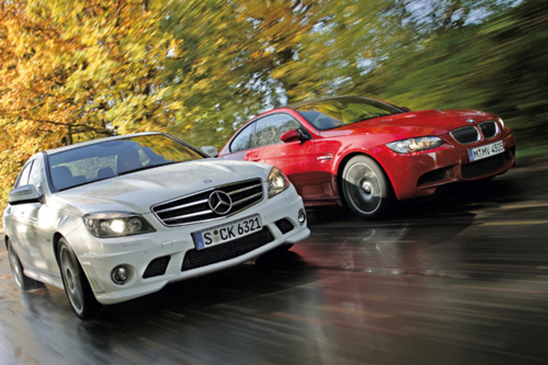 Mercedes C63 AMG kontra BMW M3 - Gaz do dechy!
