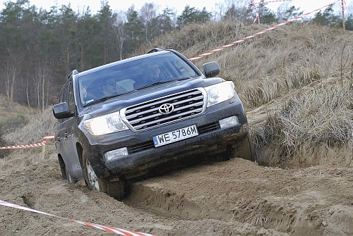 Toyota Land Cruiser V8 - Nowy król bezdroży