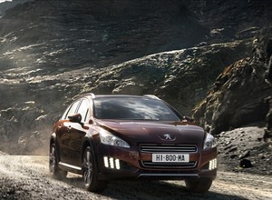 Peugeot 508 RXH – Hybryda na bezdroża