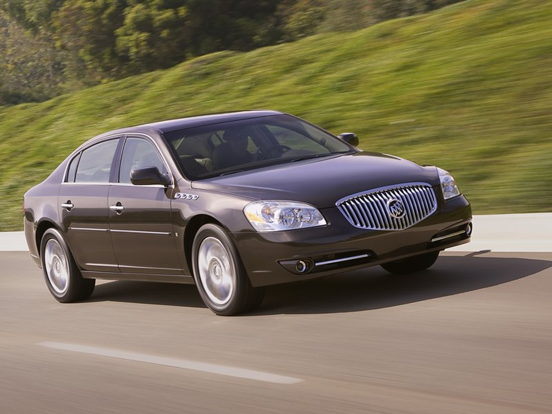 Buick LaCrosse Super i Lucerne Super: start modeli premium