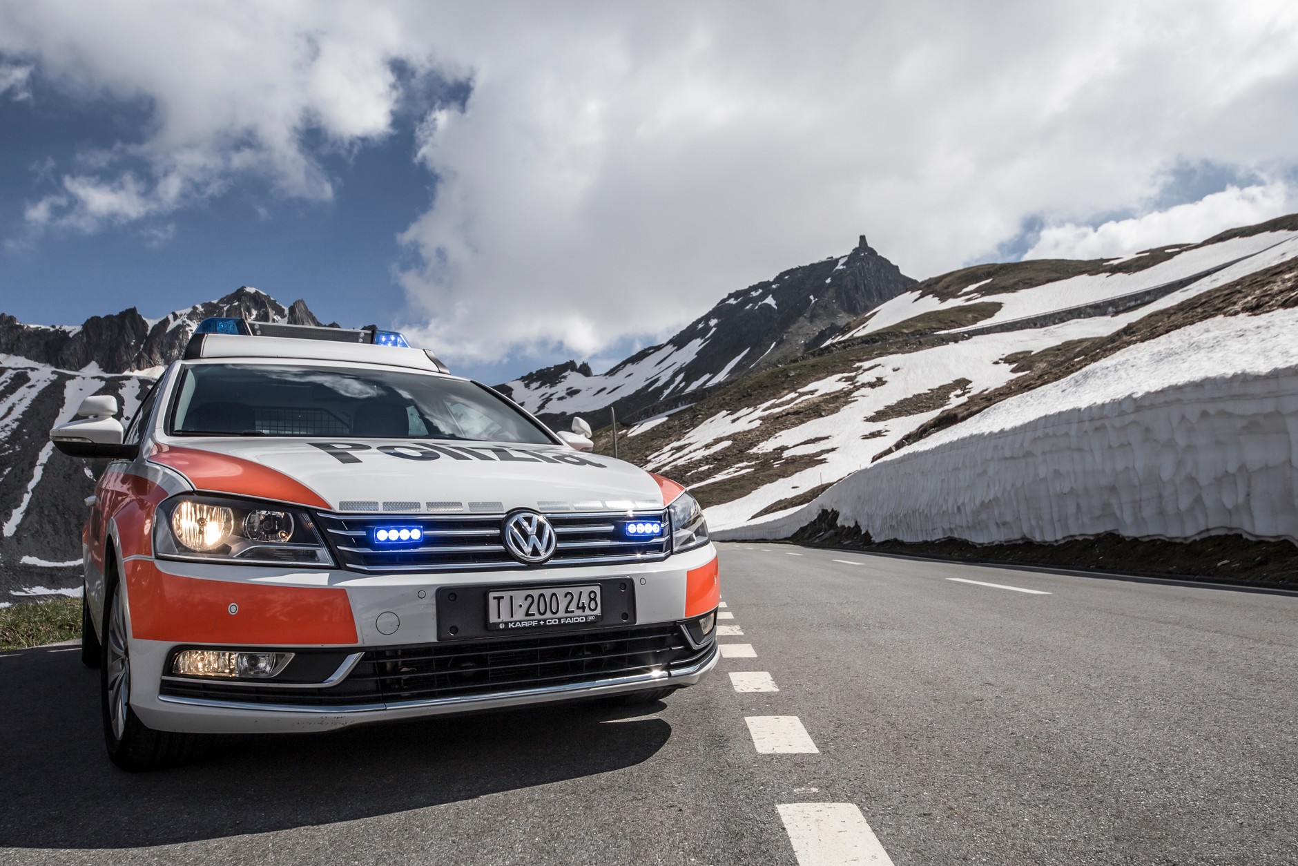 Szwajcarska policja wystawia mandaty nawet za przekroczenie prędkości o 1 km na godz.