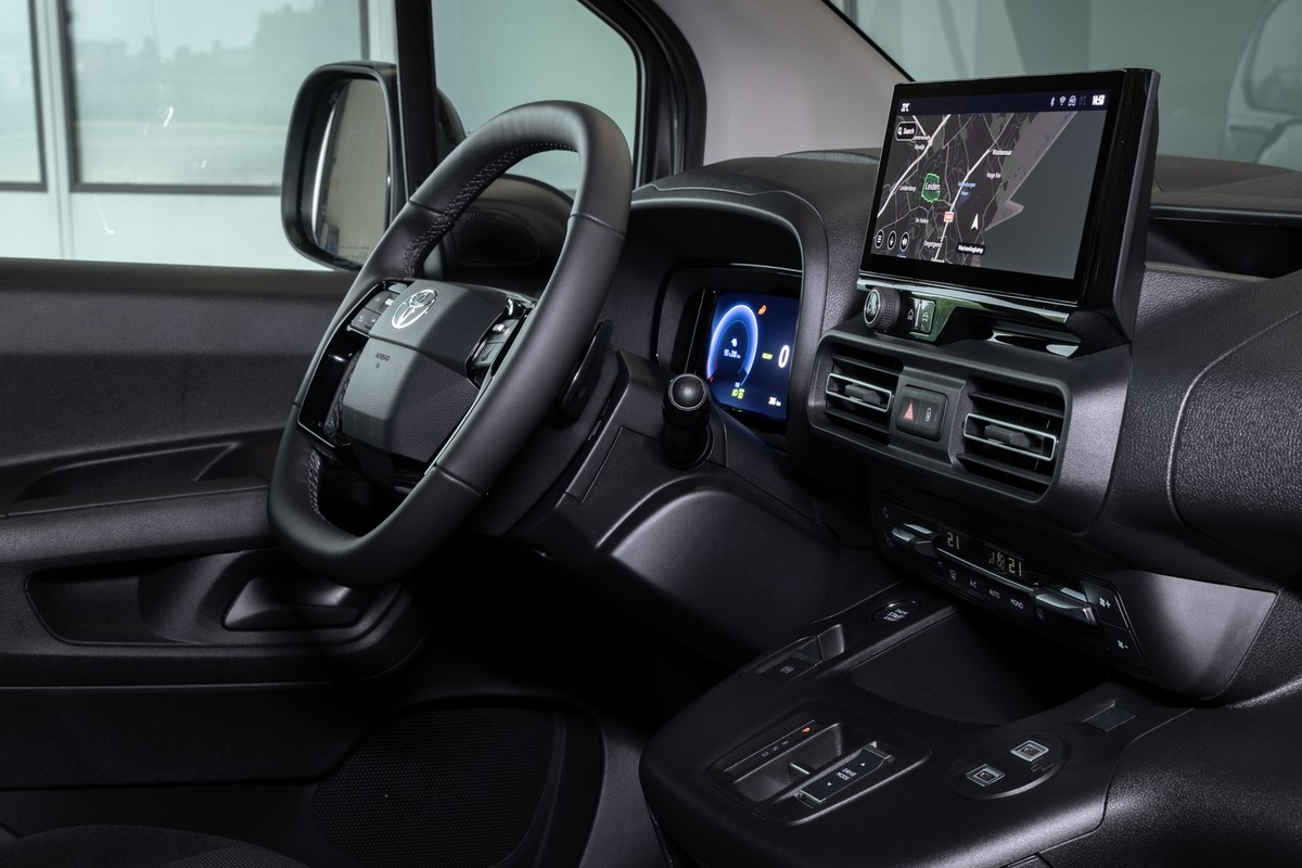 Toyota obcięła ceny swojego auta aż o... 55 tys. zł. Oczywiście jest haczyk