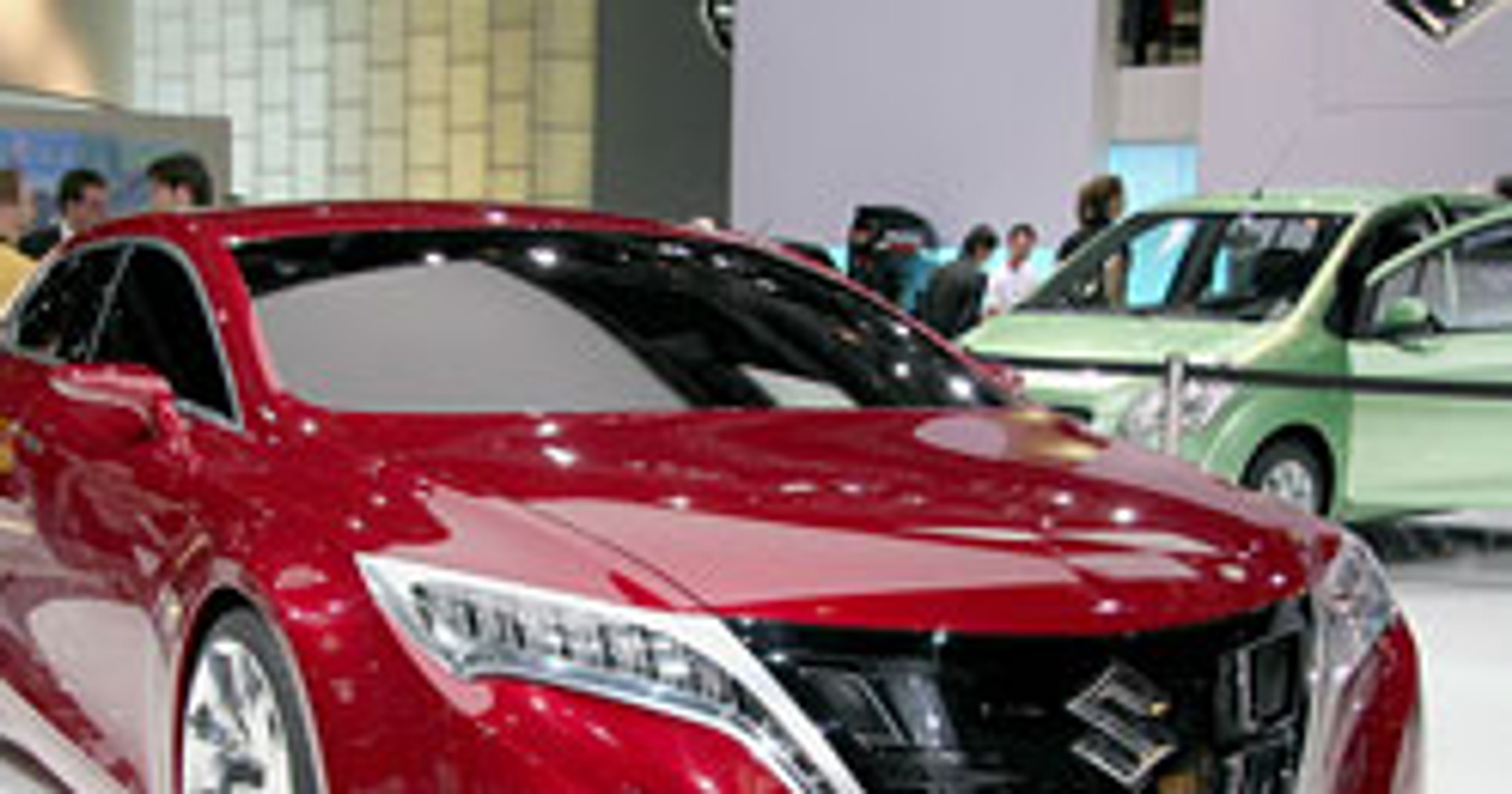 IAA Frankfurt 2007: Suzuki Kizashi – atak na klasę średnią
