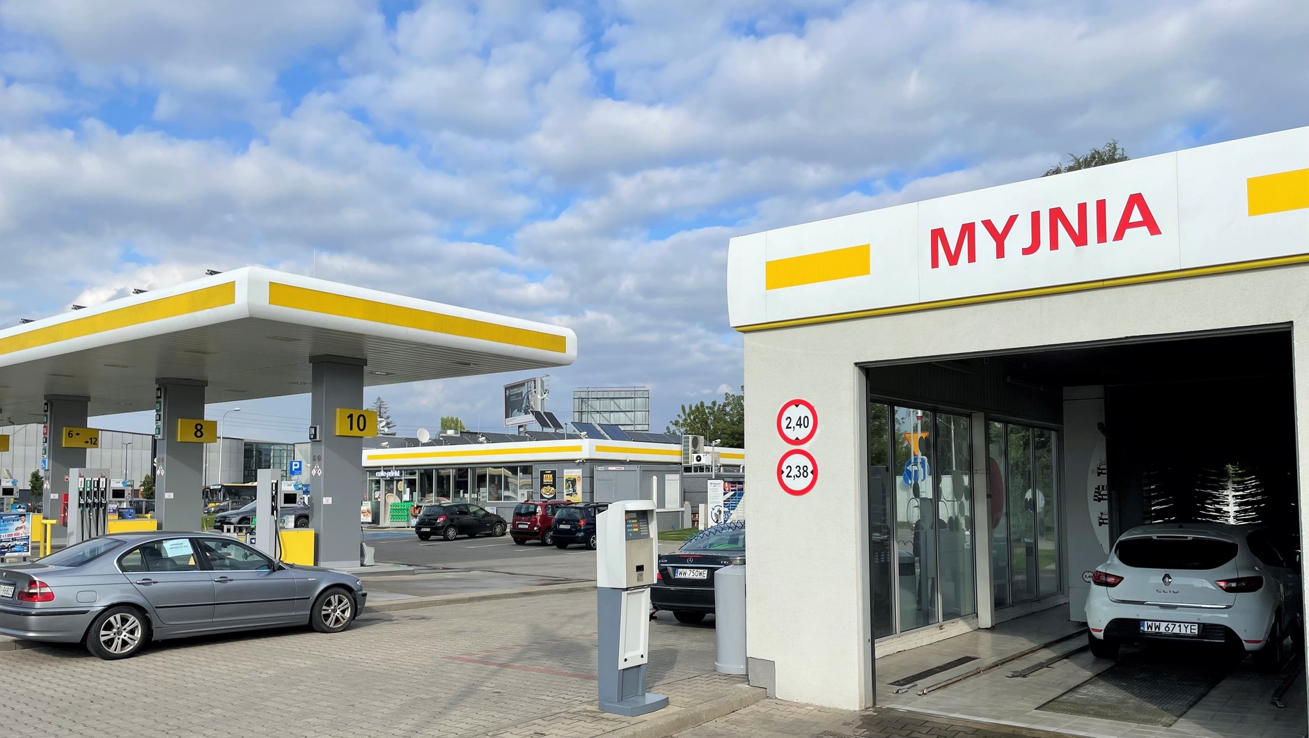 Myjnia automatyczna na Lotosie