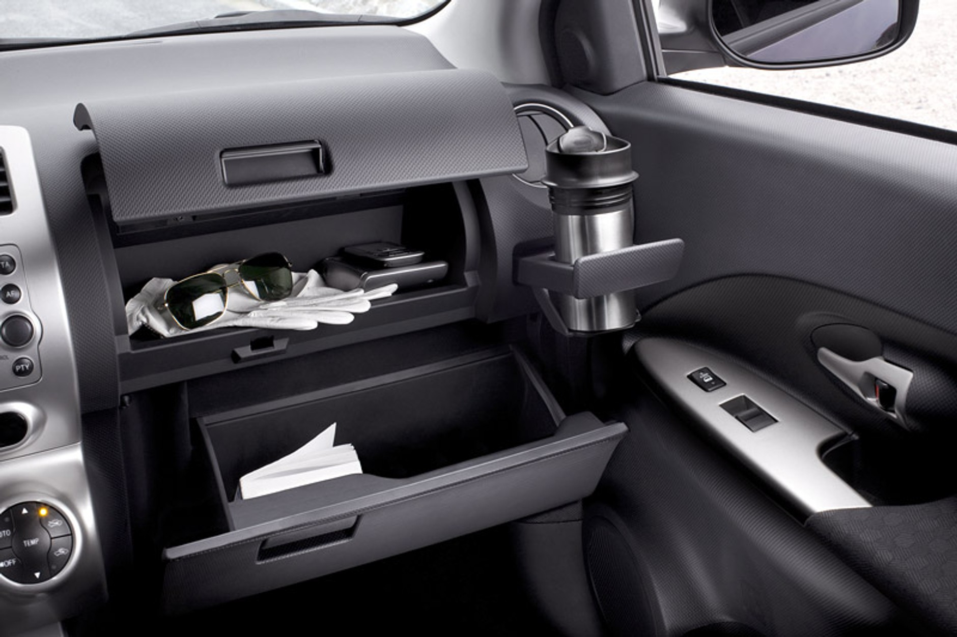 Paryż 2008: Toyota Urban Cruiser – miejski crossover z napędem 4x4 i nowym silnikiem 1,33 Dual VVT-i