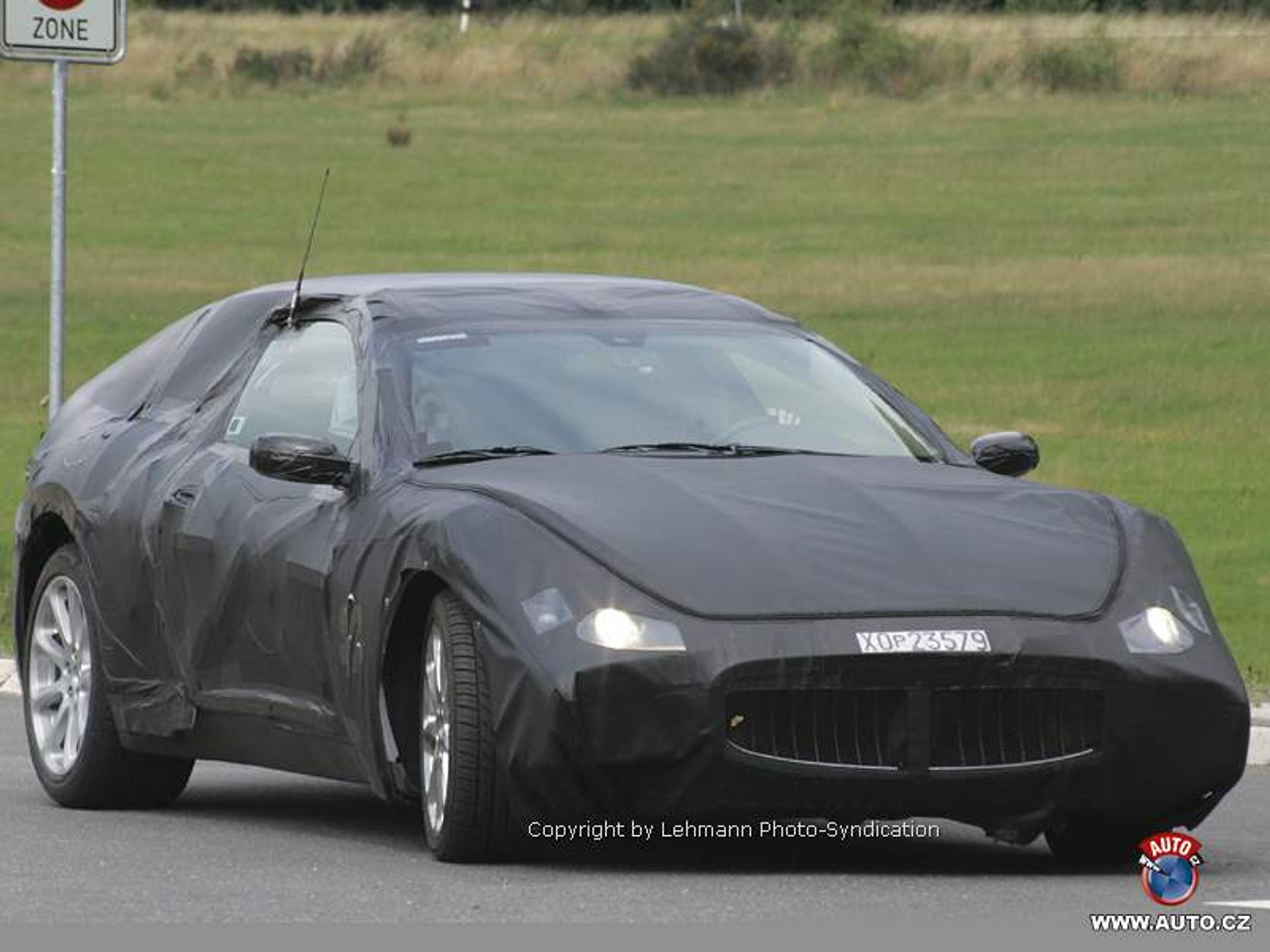Zdjęcia szpiegowskie: nowe Maserati Coupe GT