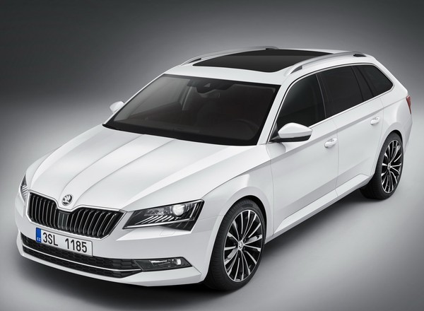 Nowa Skoda Superb Combi - pierwsze zdjęcia
