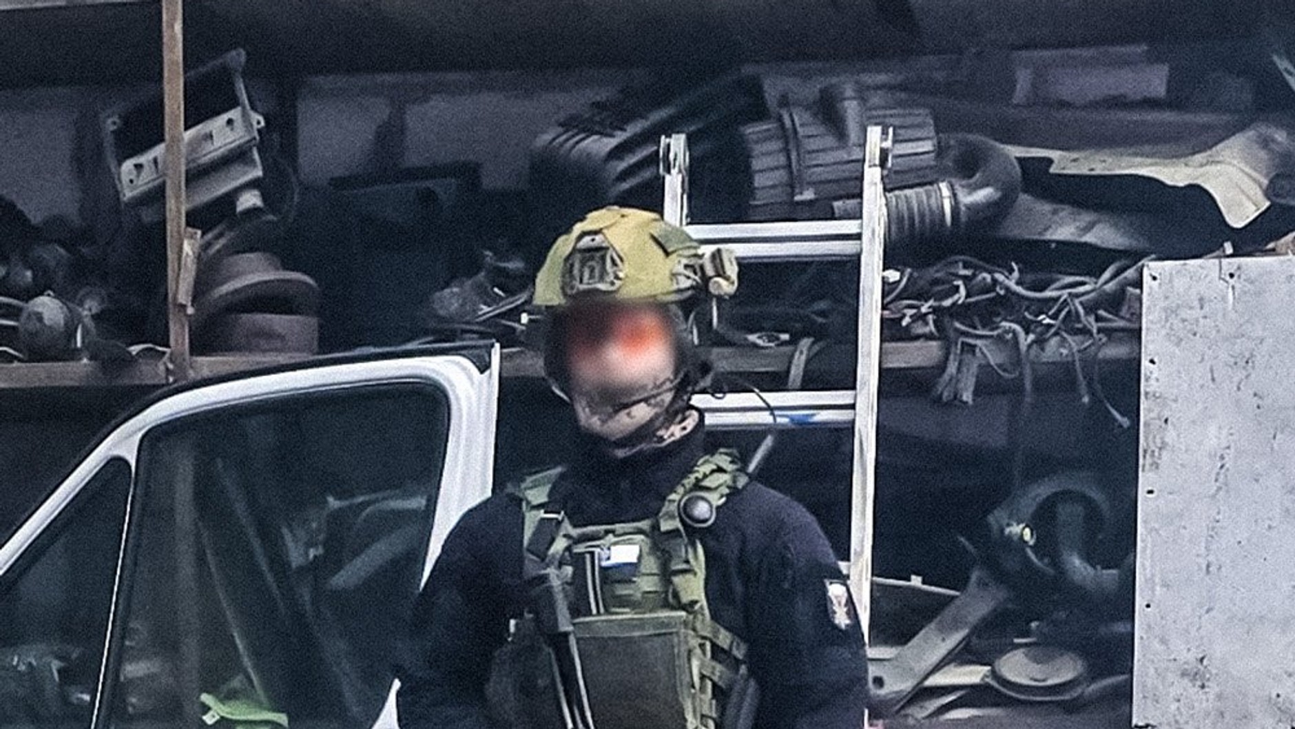 Cios w grupę „samochodziarzy”