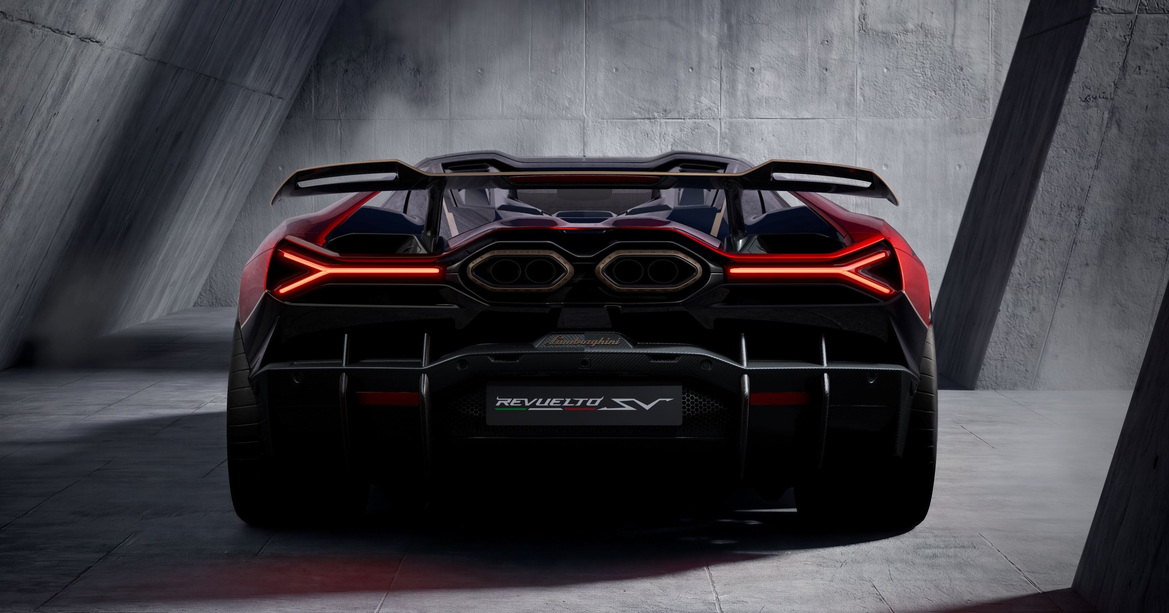 Lamborghini Revuelto SV