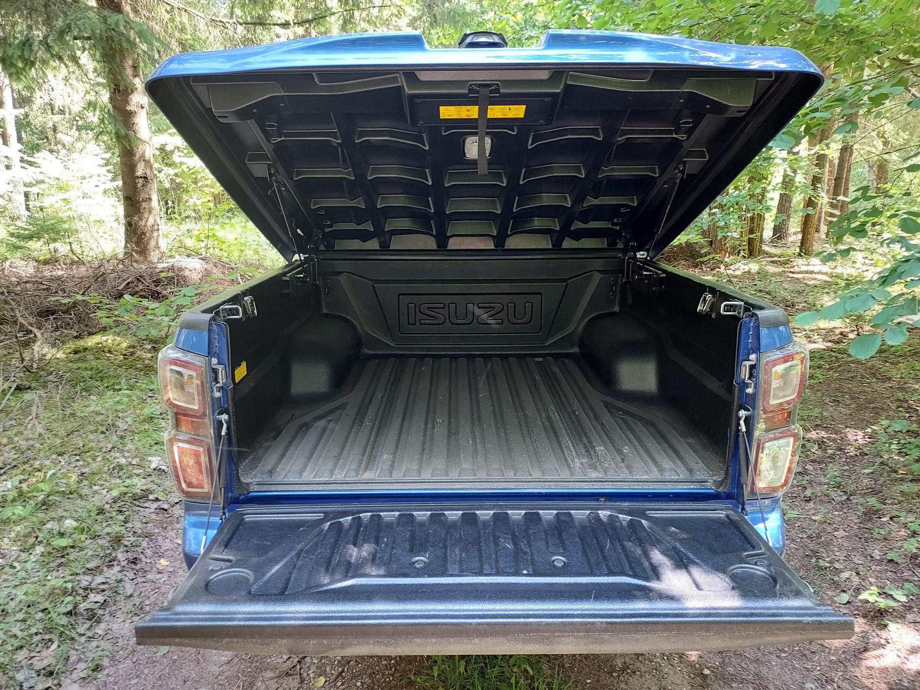 Isuzu D-Max 2023, lifting