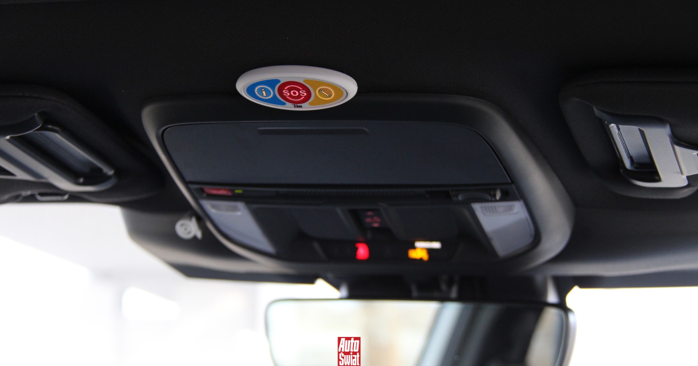 Jest używany setki tysięcy razy rocznie. "Przycisk paniki", czyli eCall ratuje życie