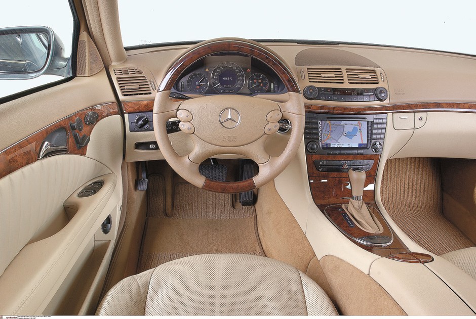 Mercedes E – deska rozdzielcza