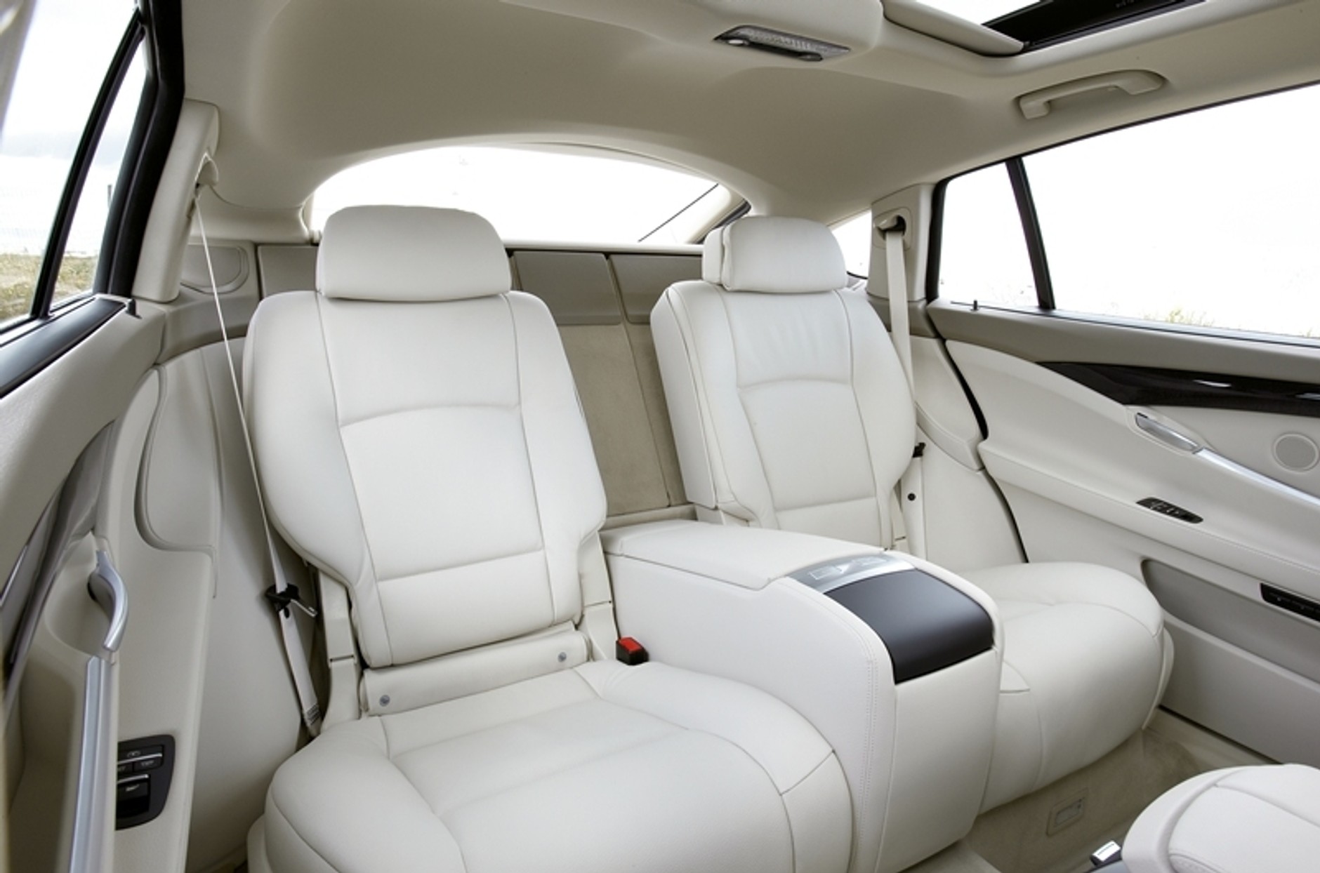 BMW serii 5 GT – prototyp a wersja seryjna