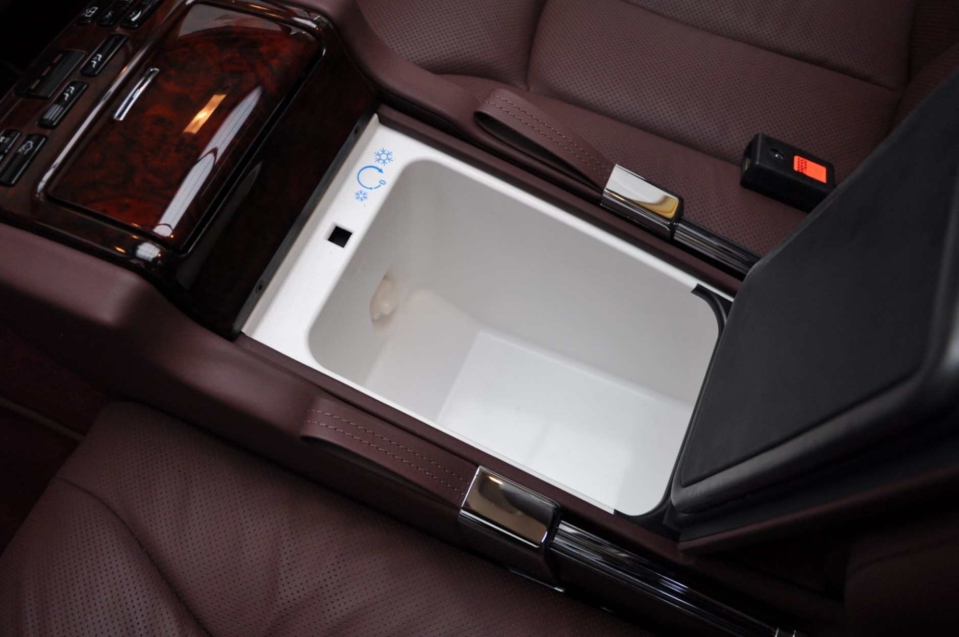 Mercedes 600 Pullman restomod