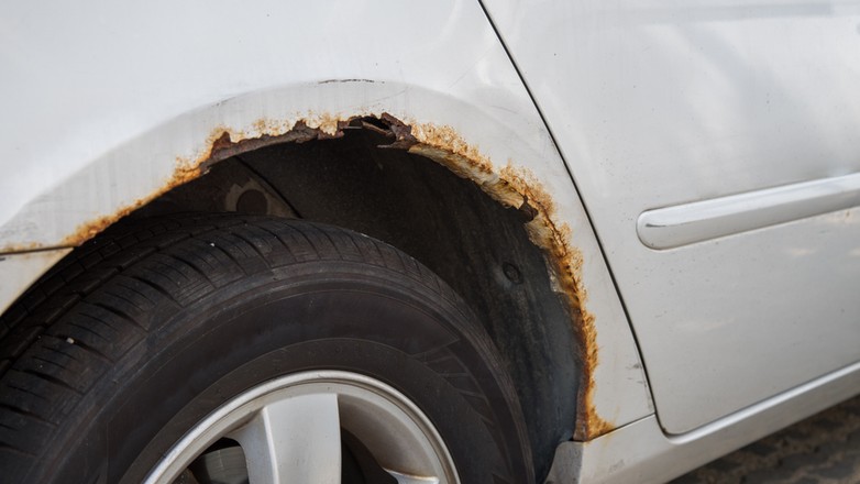 Rdza na samochdzie -  zdjęcie ilustracyjne