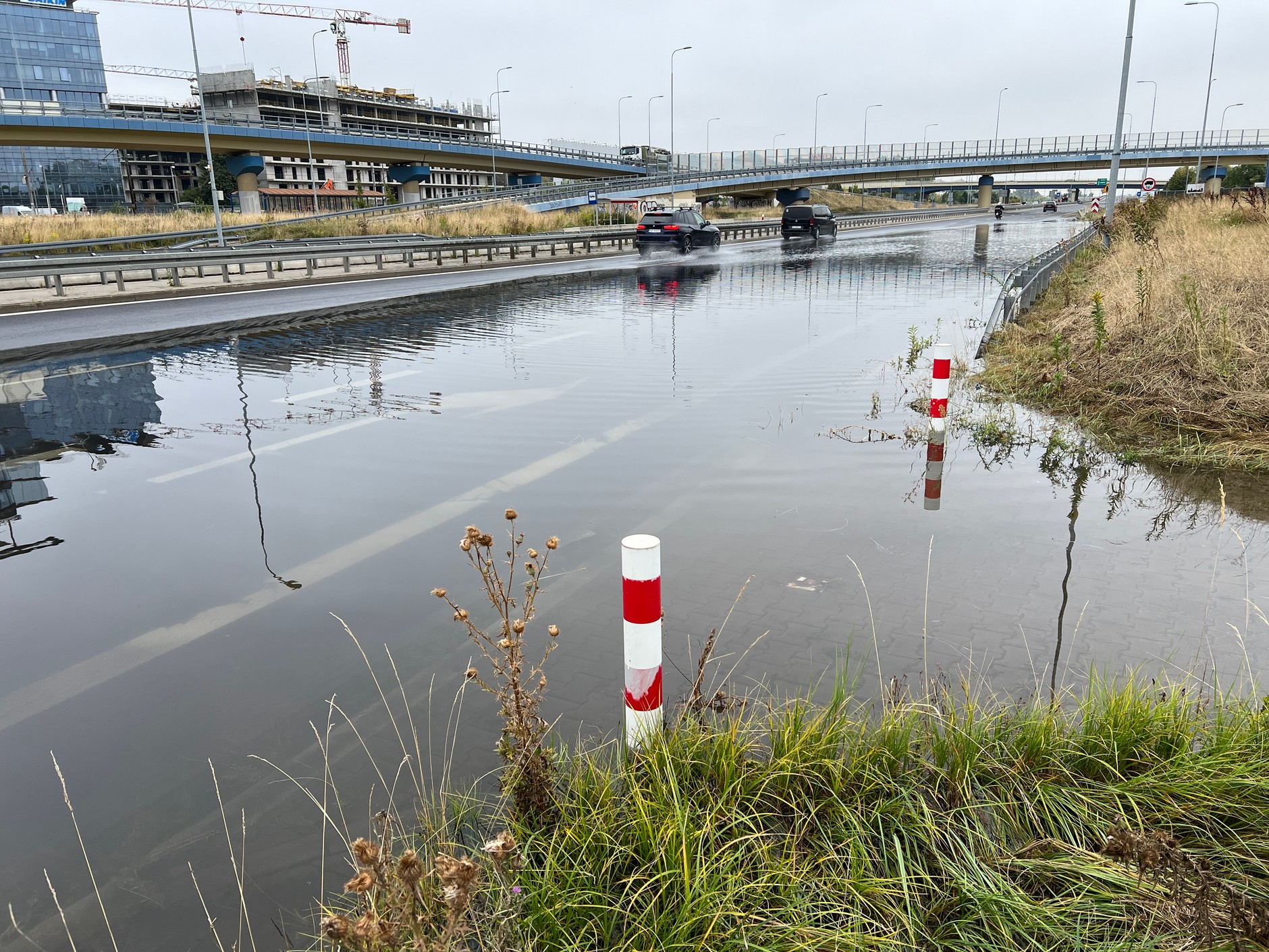 Zalana trasa S79 w Warszawie