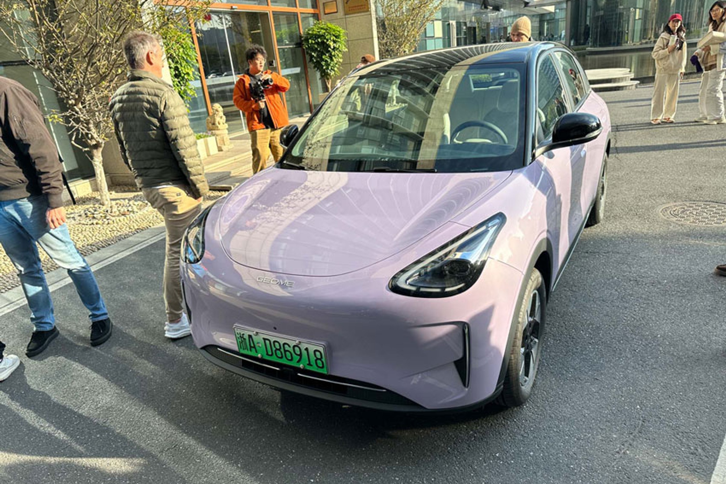 Geely otwiera drzwi do przyszłości: polscy dziennikarze odwiedzają najnowocześniejsze centra technologiczne w Chinach