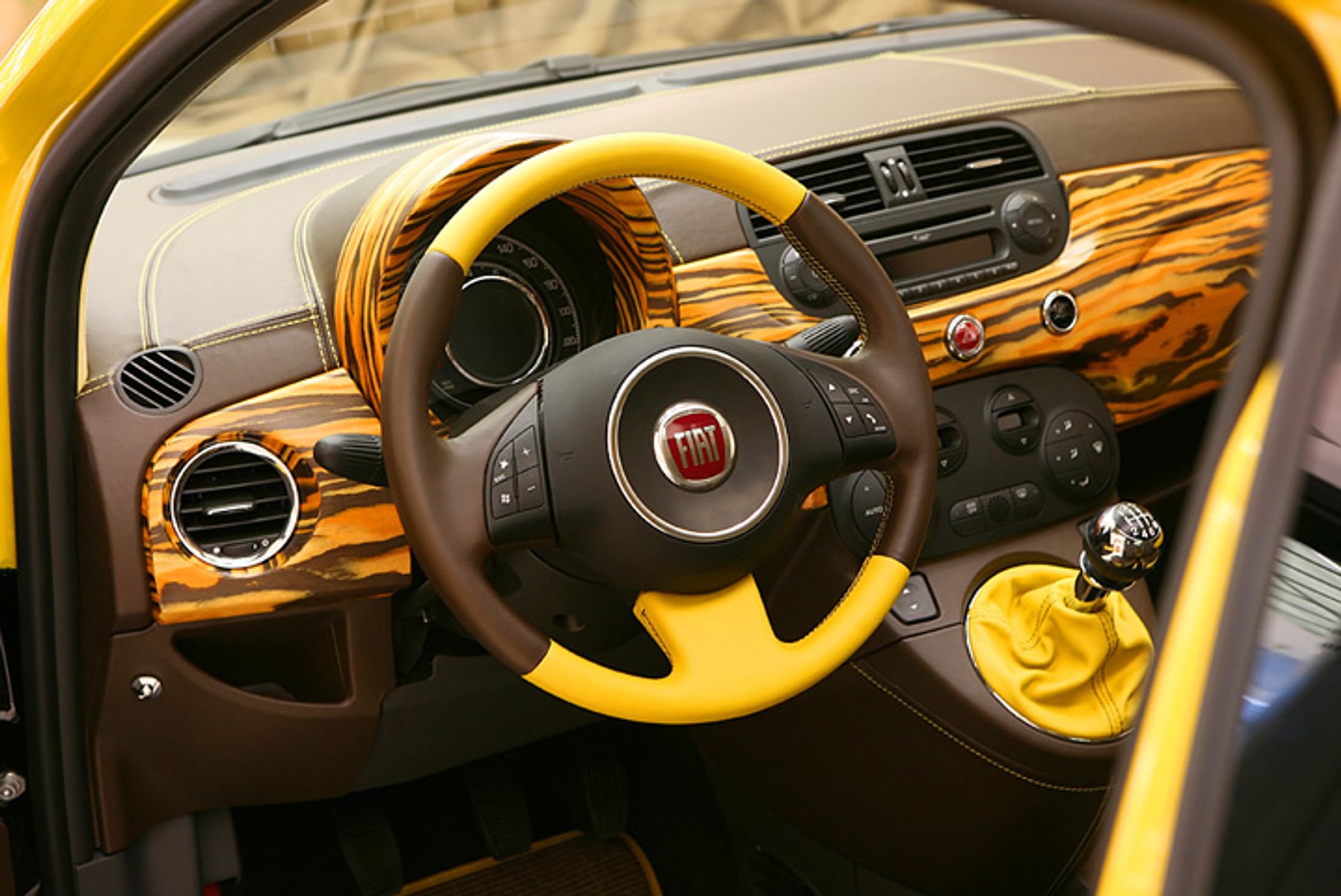 Fiat 500: w interpretacji Aznom