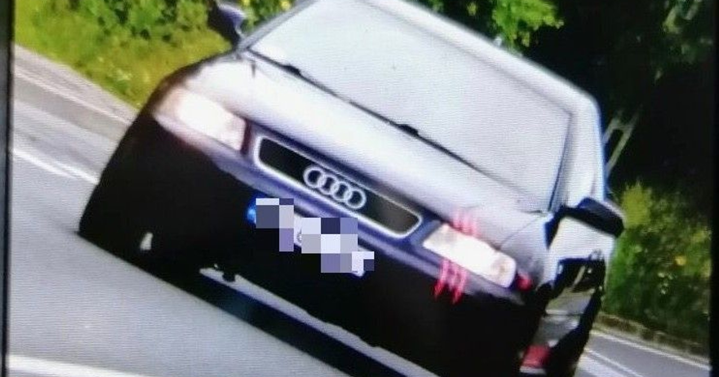 Obraz pochodzący z serwisu https://podkarpacka.policja.gov.pl/rze/aktualnosci/128037,7-tysiecy-mandatu-za-przekroczenie-predkosci-i-niezatrzymanie-sie-do-kontroli.html