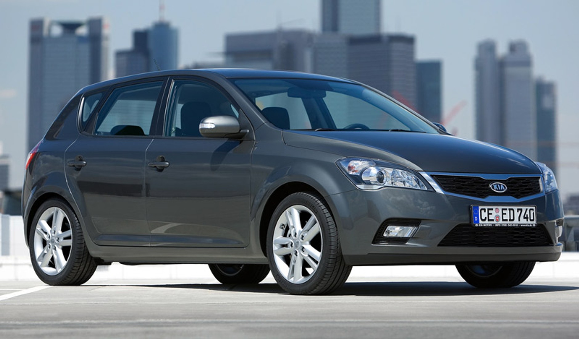 Kia Ceed FL 2009: oficjalne zdjęcia po modernizacji