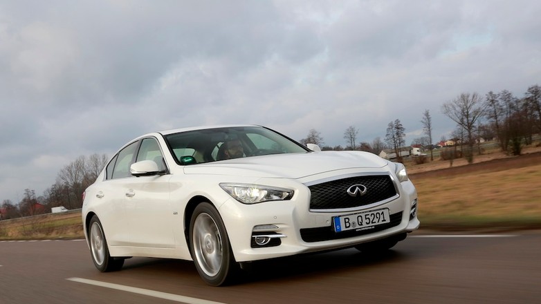 Test Infiniti Q50 2.2d