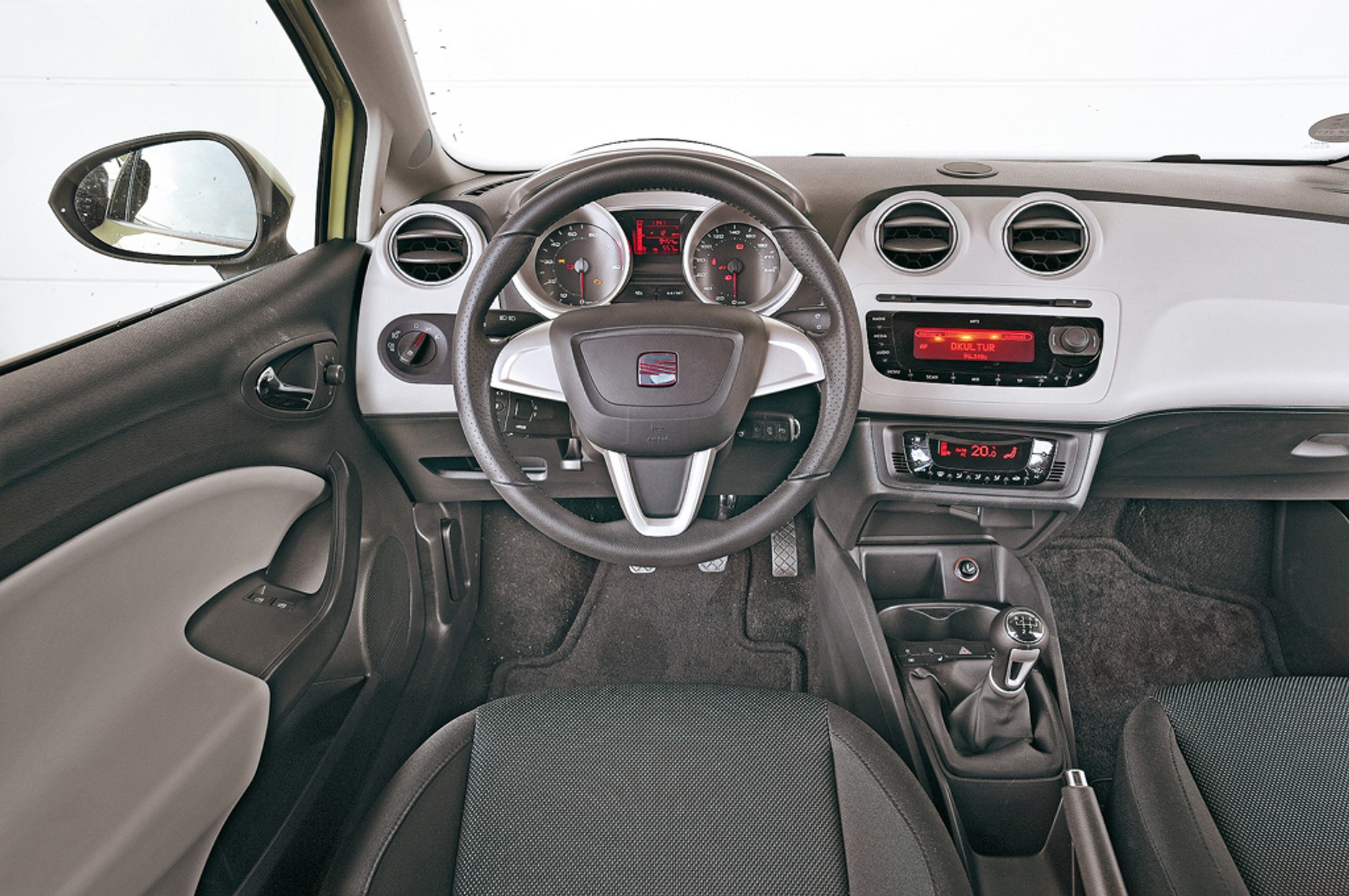 Z małych ścigaczy wiele radości - Prównanie: Volkswagen Polo kontra Seat Ibiza, Renault Clio i Mazda 2