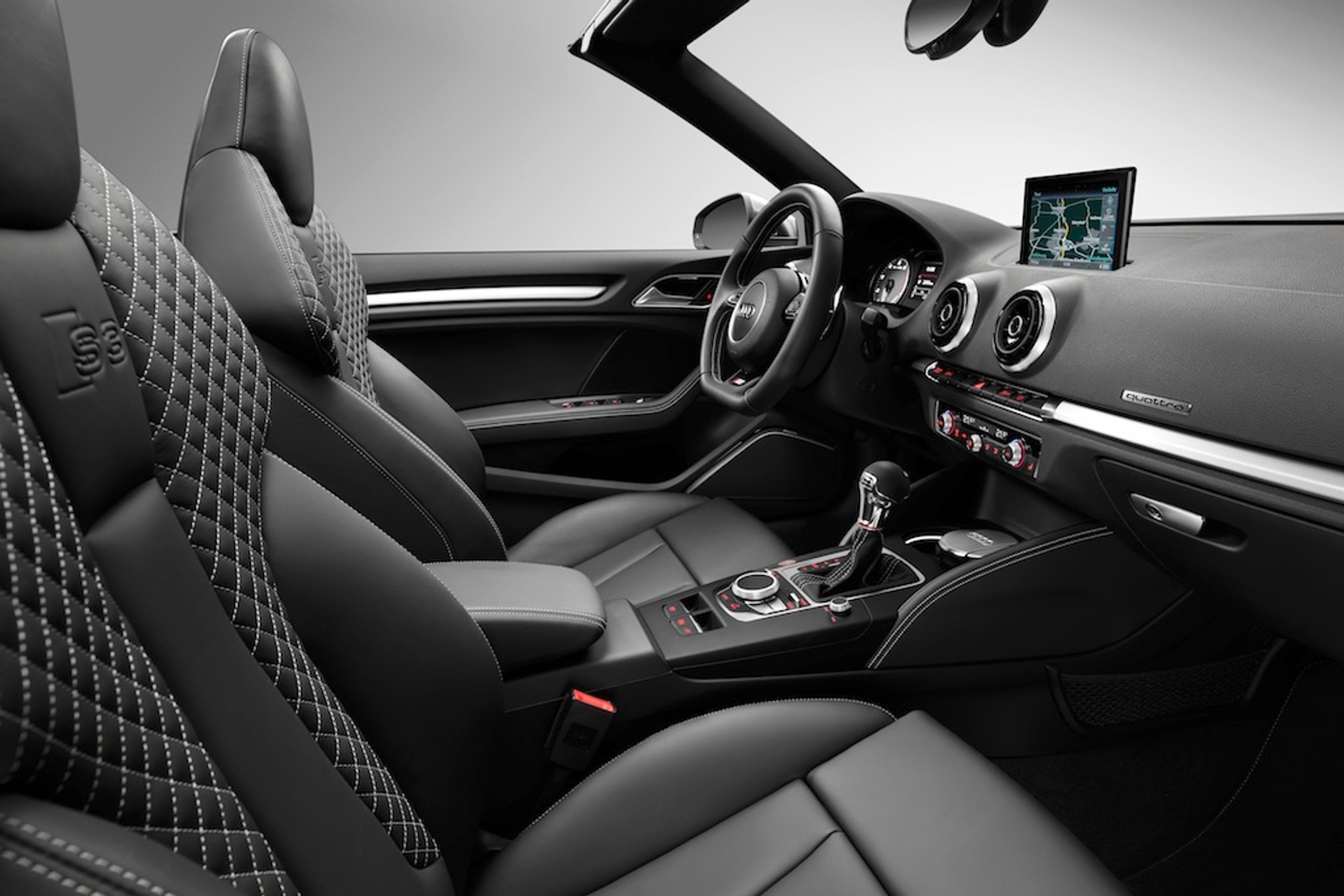 Audi S3 cabrio: 300 KM pod stopą