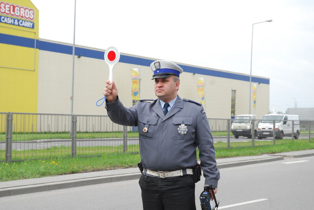 Dokumenty proszę! Zobacz jak powinna wyglądać kontrola drogowa