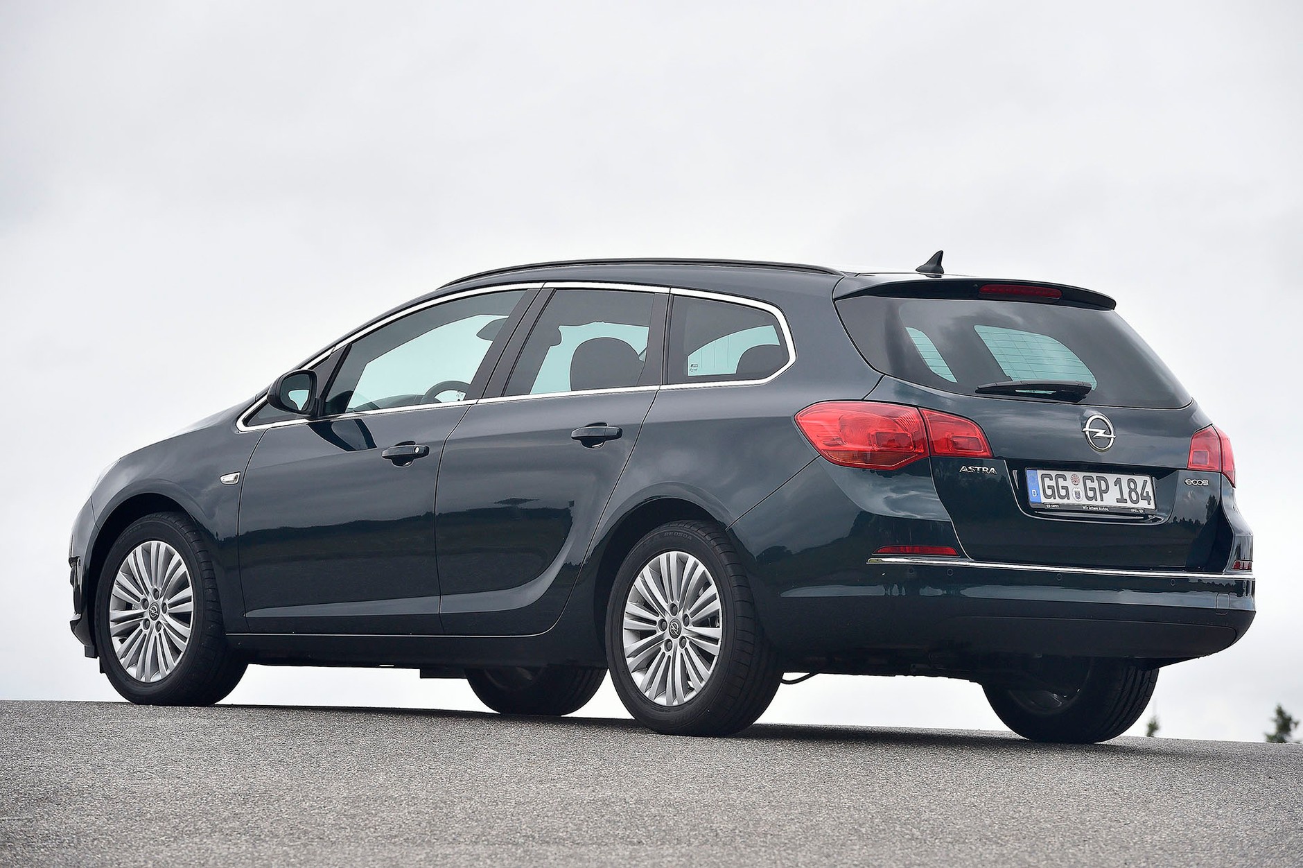 Opel Astra ST - lata produkcji 2010-17, cena od 21 500 zł