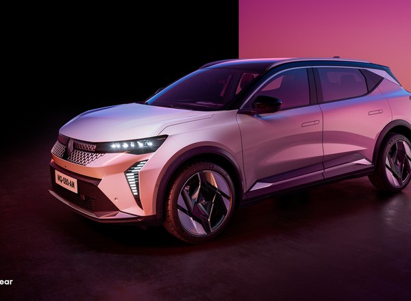 Renault Scenic E-Tech Electric Samochodem Roku 2024