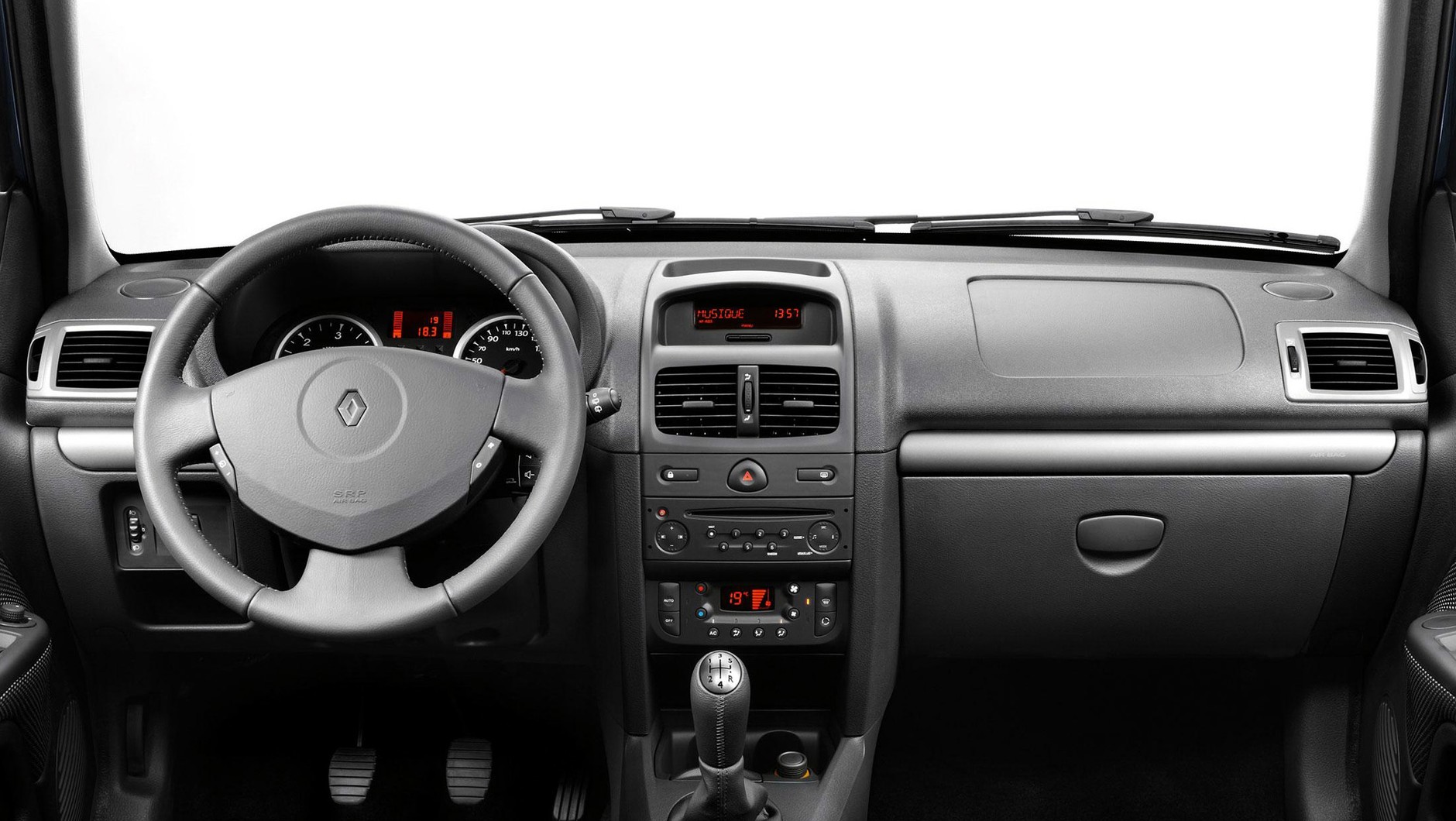 Renault miewa problemy z zacinającymi się wycieraczkami i podnośnikami szyb.